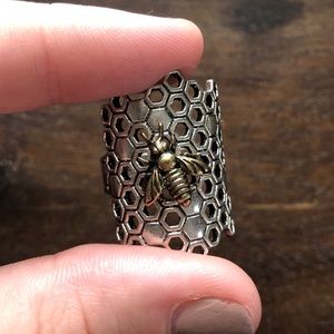 Lucky Brand Honeycomb/Bee Ring